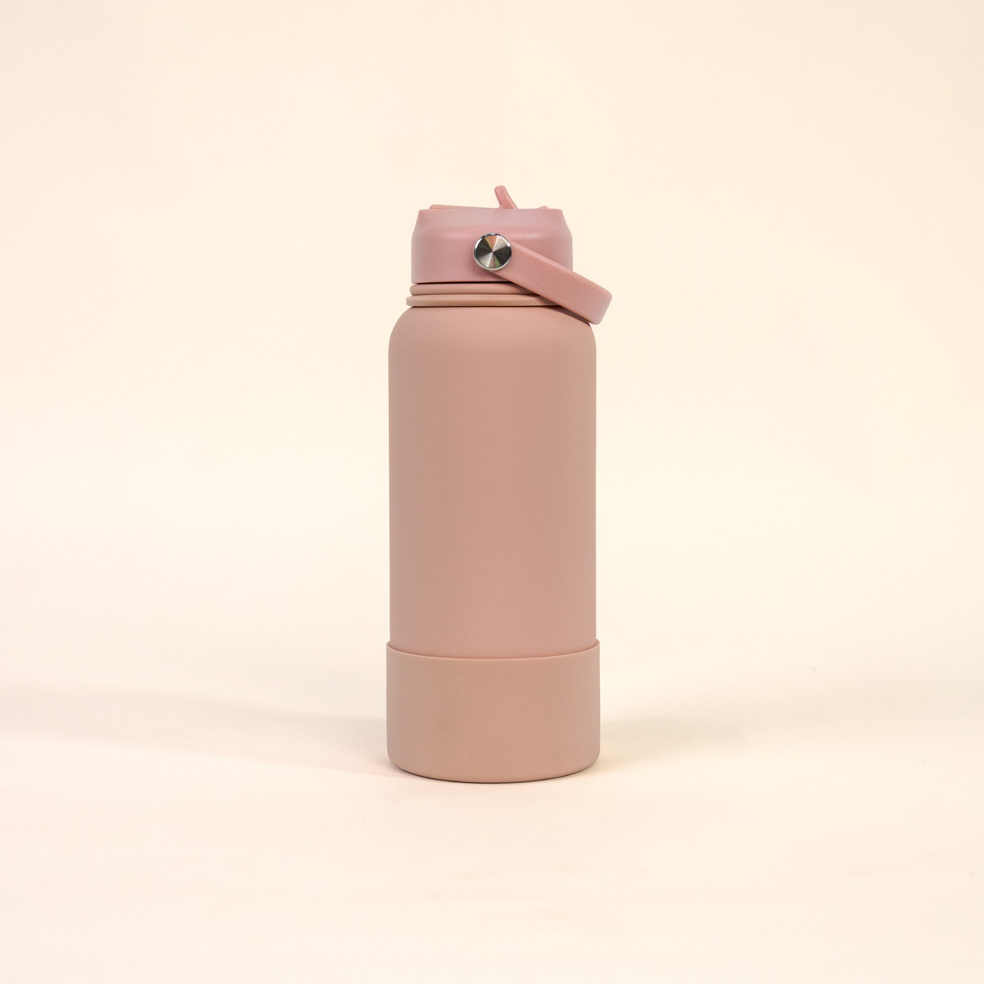 900ml Bottle with Straw + Accessories