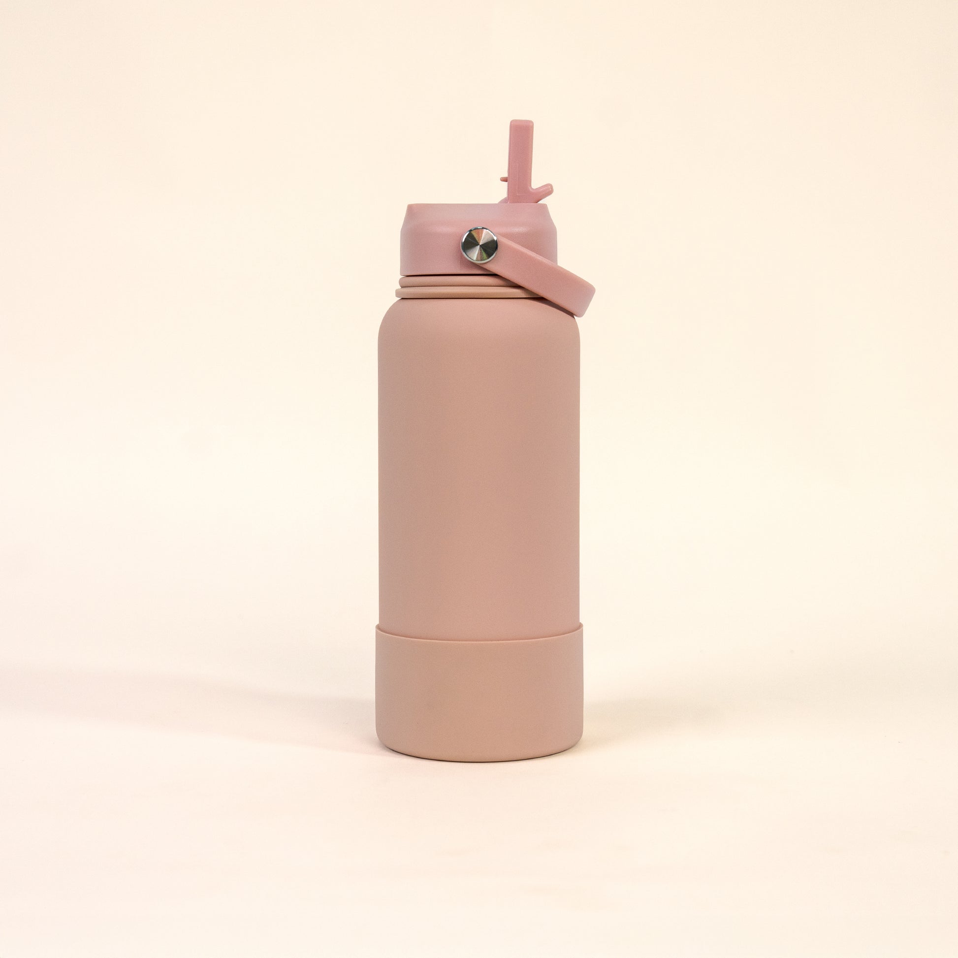 900ml Bottle with Straw + Accessories