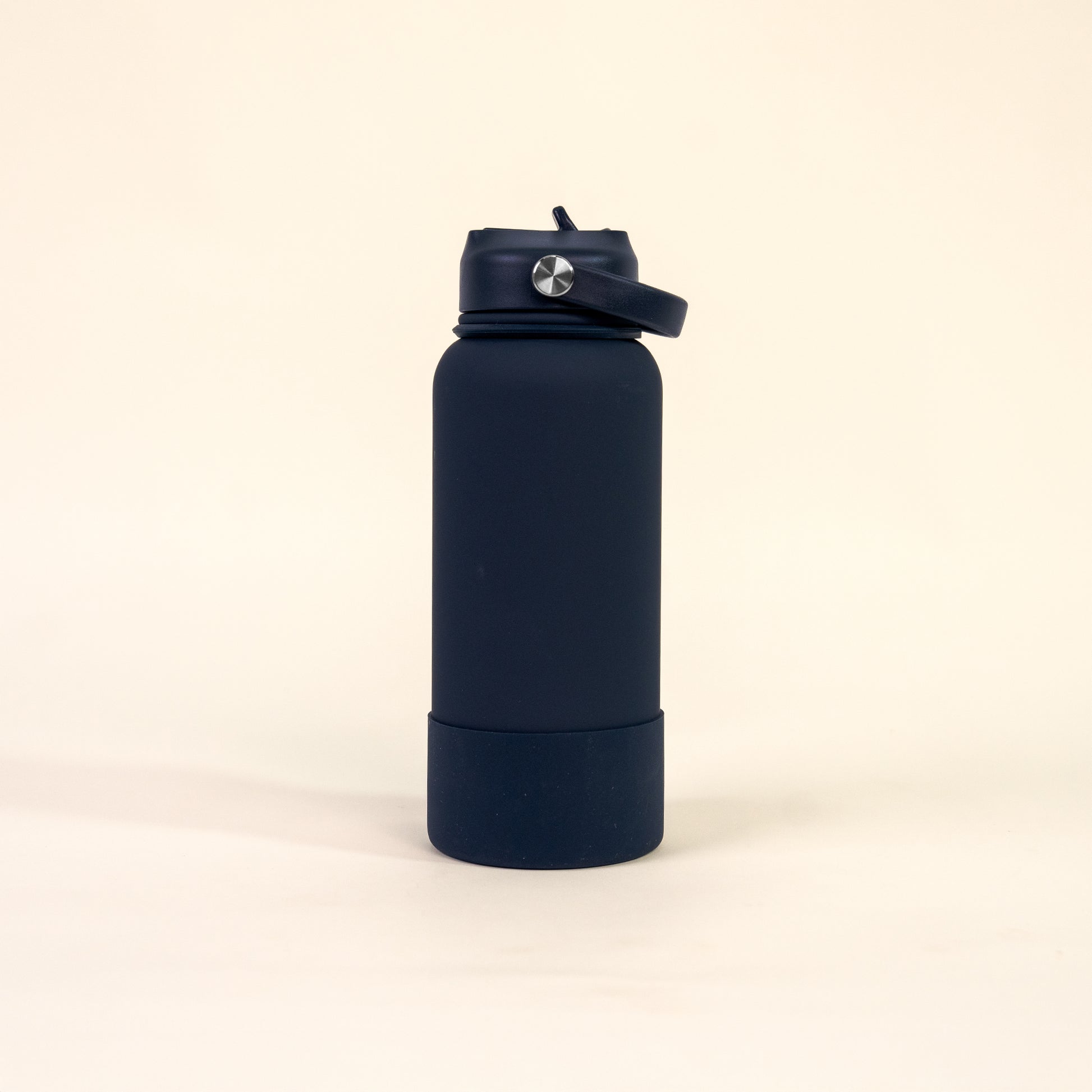 900ml Bottle with Straw + Accessories