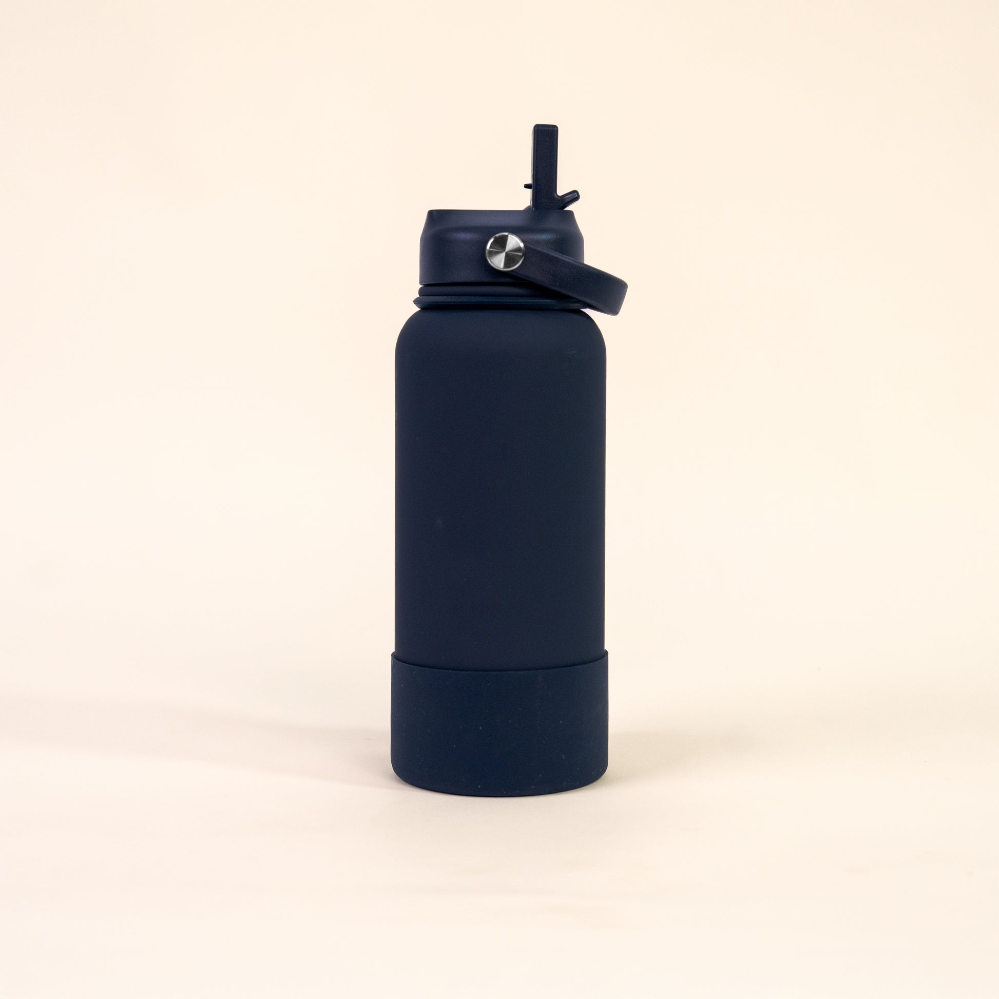 900ml Bottle with Straw + Accessories