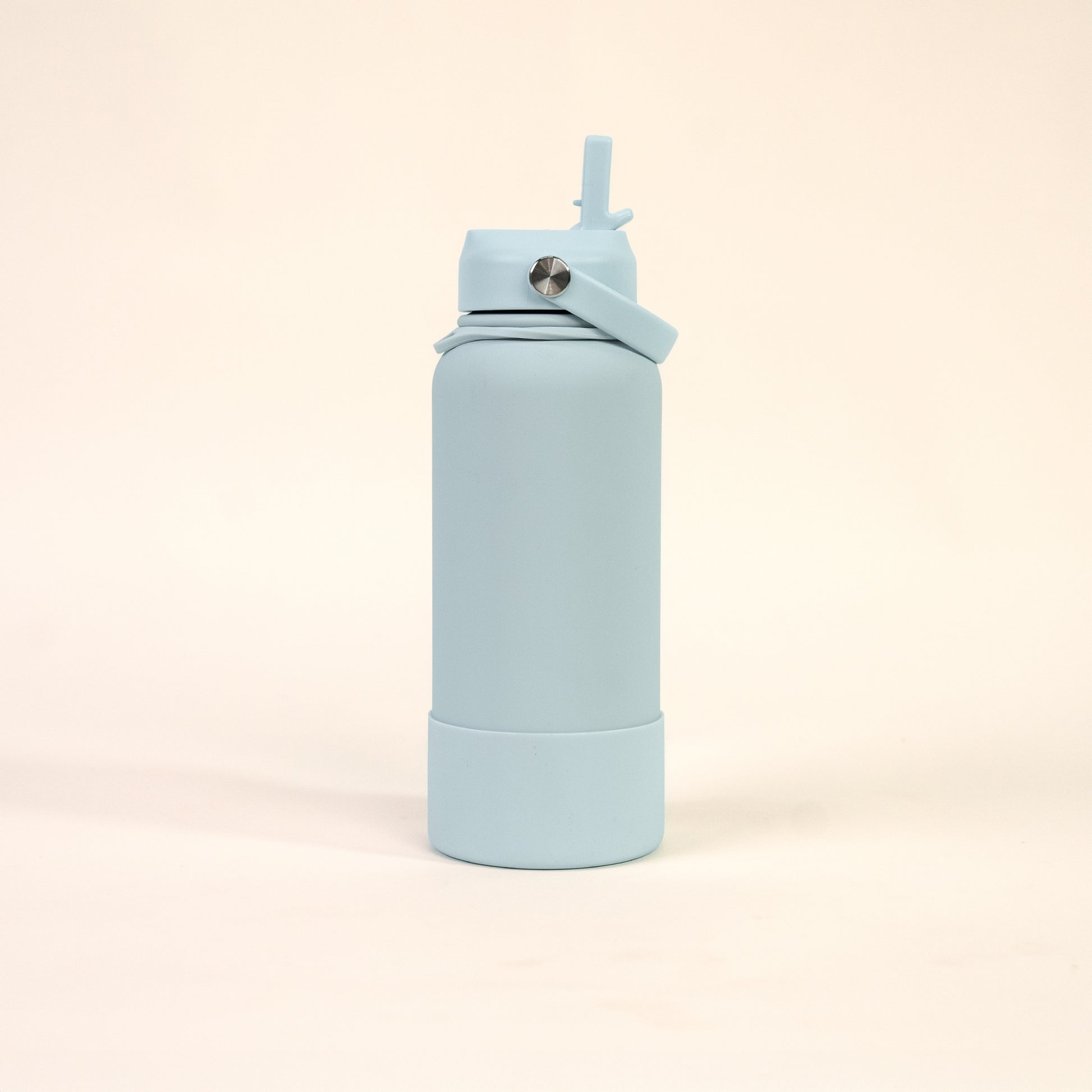 900ml Bottle with Straw + Accessories